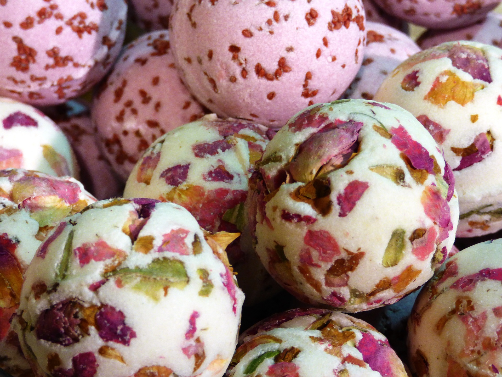  Bath bombs & salts 